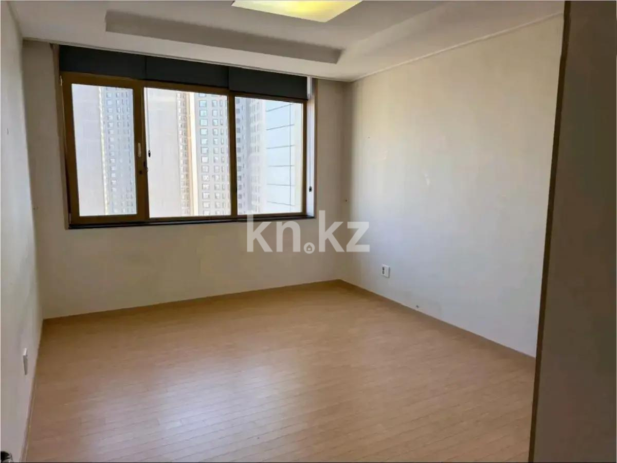 Продажа 3-комнатной квартиры, 93 м², пр. Кошкарбаева, дом  8 - Продажа квартир в новостройках Астаны без посредников с фото фото 2 из 5