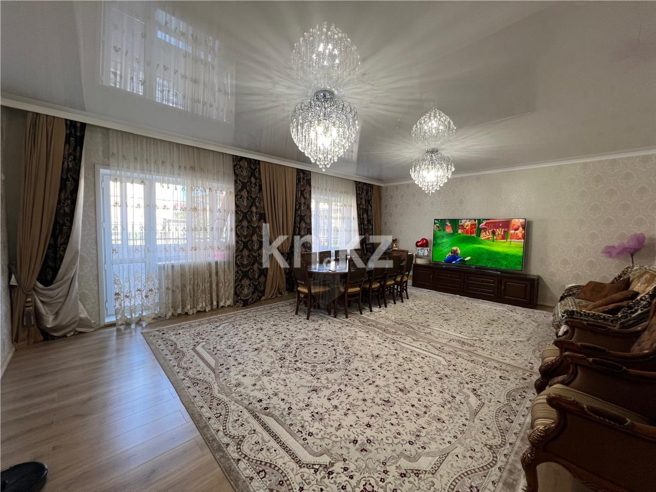 Продажа 4-комнатной квартиры, 131 м² в Караганде