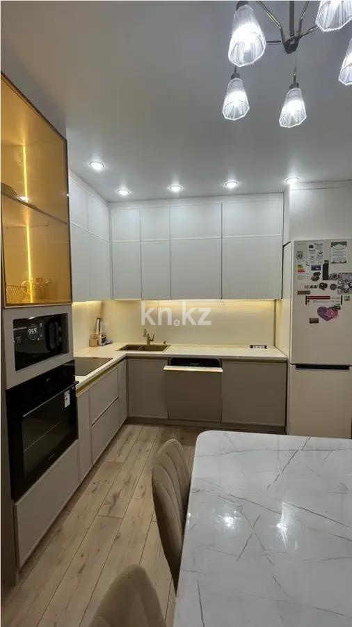 Продажа 2-комнатной квартиры, 72 м², ул. Мухамедханова, дом  45/1 в Астане - фото 4