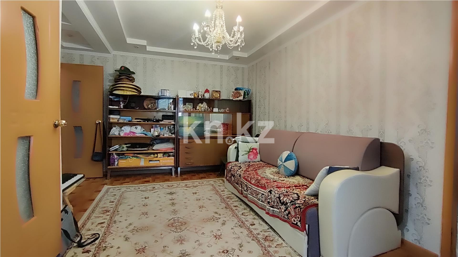 Продажа 2-комнатной квартиры, 44 м², 11 кв-л - Продажа  двухкомнатных квартир в Караганде фото 1 из 14