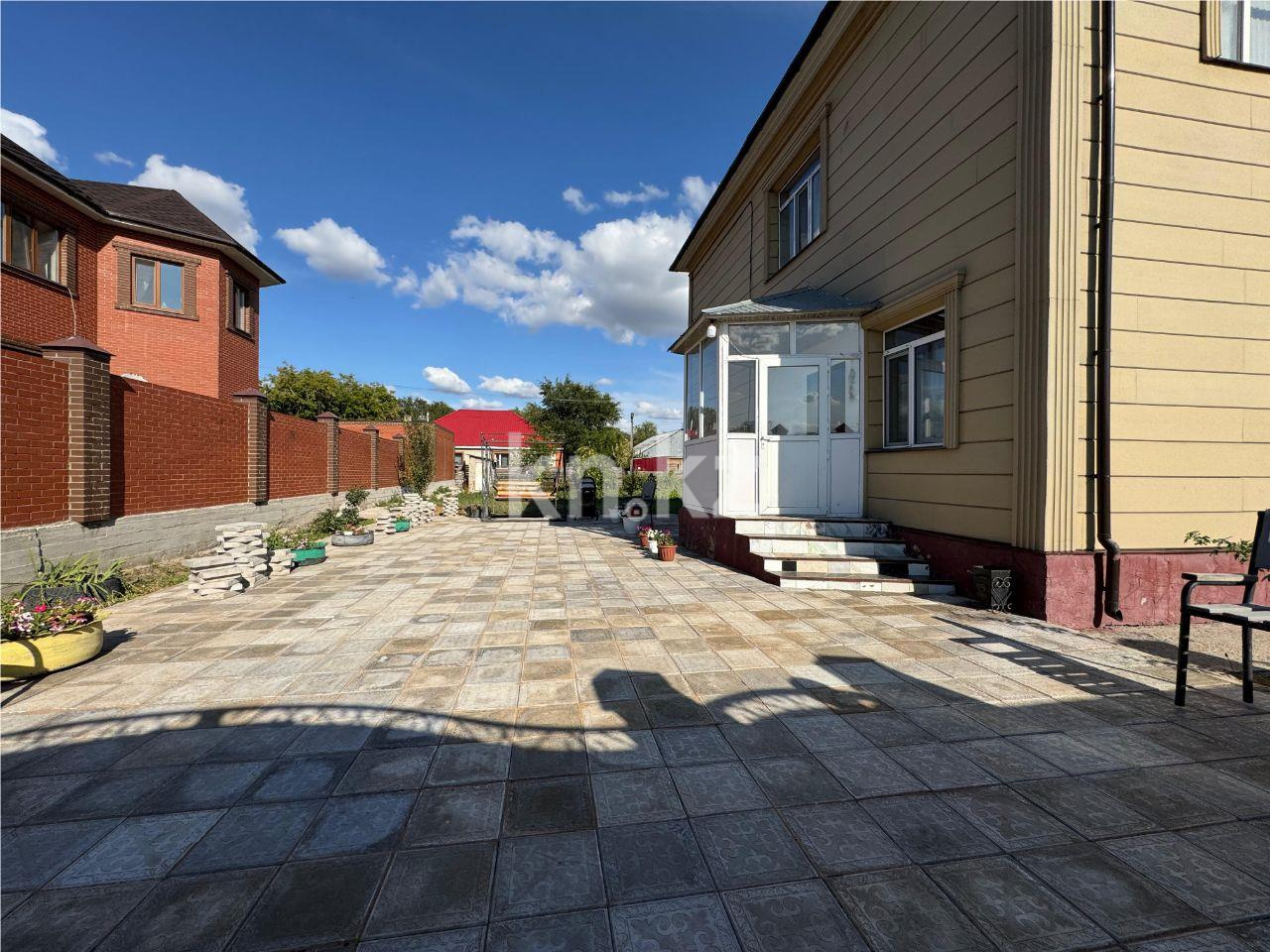 Продажа 7-комнатного дома, 220 м², ул. Менделеева, дом  39 - Продажа  пятикомнатных домов, коттеджей в Караганде с фото фото 1 из 28