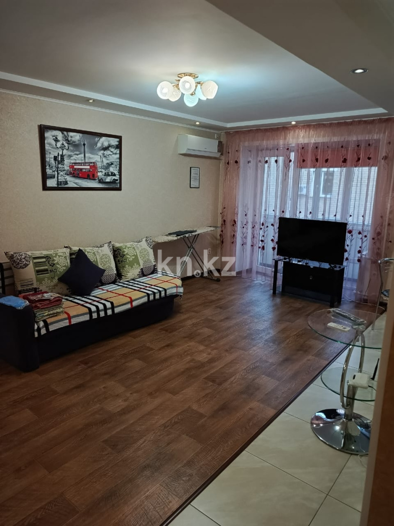 Аренда 1-комнатной квартиры посуточно, 32 м², пр. Назарбаева, дом  236 - Аренда жилой и коммерческой недвижимости в Уральске фото 1 из 3