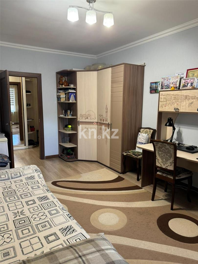 Продажа 3-комнатной квартиры, 90 м², пр. Шахтеров, дом  60 в Караганде - фото 10