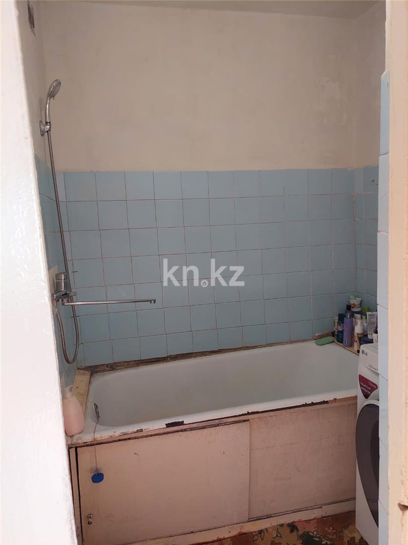 Продажа 3-комнатной квартиры, 60 м², ул. Гоголя - Продажа  трехкомнатных квартир в Караганде фото 9 из 14