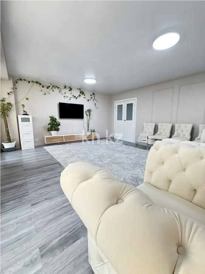 Продажа 5-комнатной квартиры, 107 м² - Продажа квартир в блочном доме в Алматы фото 1 из 6