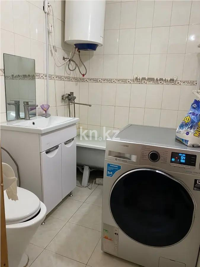 Продажа 2-комнатной квартиры, 42 м², мкр-н 15, дом  27 в Караганде - фото 3