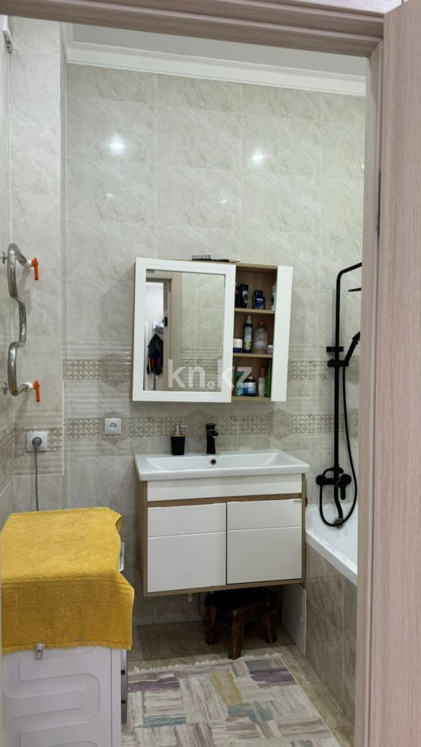 Продажа 3-комнатной квартиры, 84 м², ул. Муканова, дом  51/8 в Караганде - фото 17