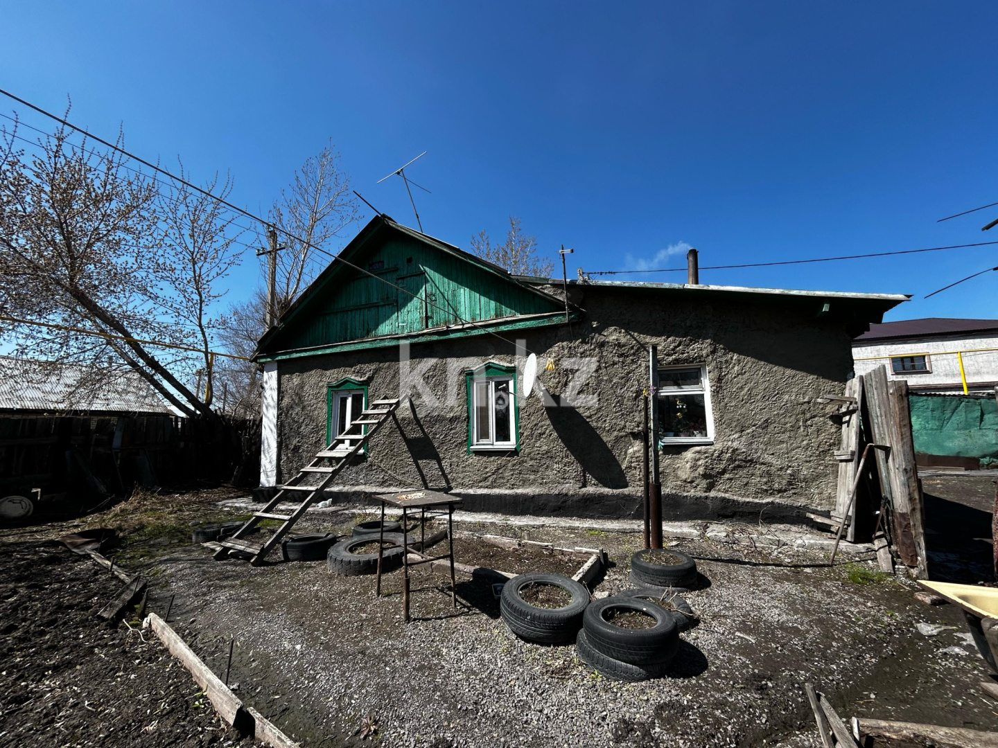 Продажа 4-комнатного дома, 50 м², ул. Районная - Продажа домов и коттеджей в Караганде фото 1 из 17