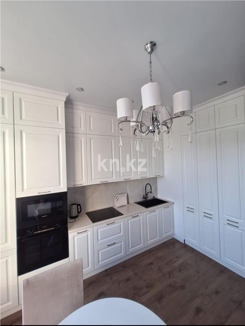 Продажа 3-комнатной квартиры, 86 м², пр. Республики - Продажа квартир в Караганде фото 1 из 15