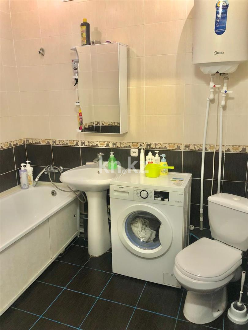 Продажа 3-комнатной квартиры, 80 м², ул. Сарыарка, дом  31 в Караганде - фото 16