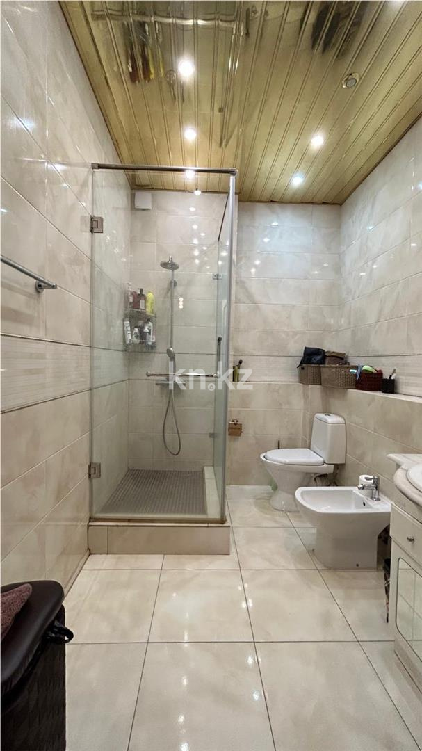 Продажа 4-комнатной квартиры, 181.8 м², ул. Кенесары в Астане - фото 19