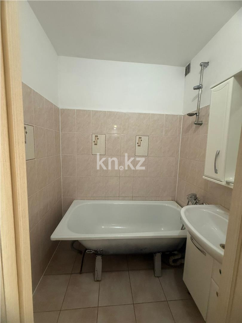 Продажа 3-комнатной квартиры, 66 м², мкр-н Голубые Пруды - Продажа квартир в Караганде фото 10 из 13