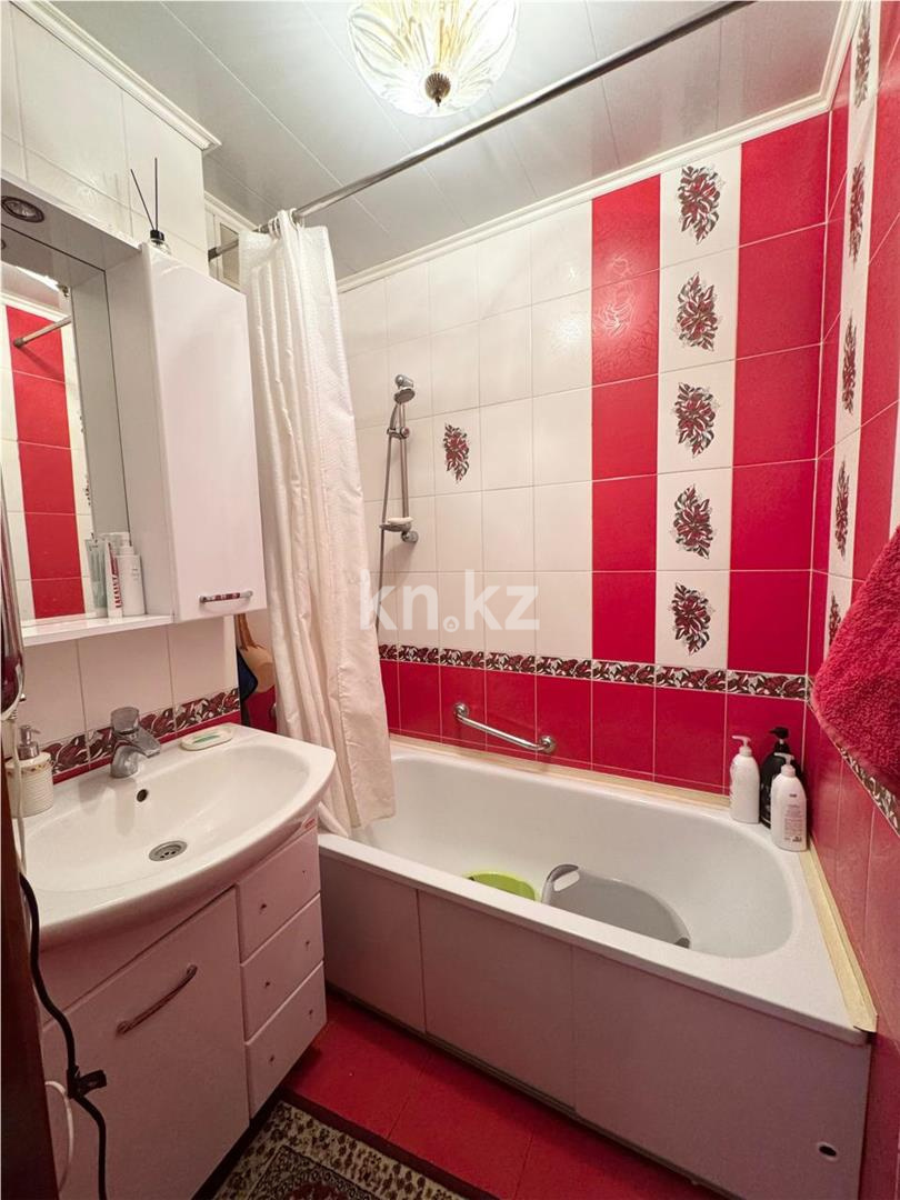 Продажа 3-комнатной квартиры, 64 м², ул. Ермекова в Караганде - фото 6