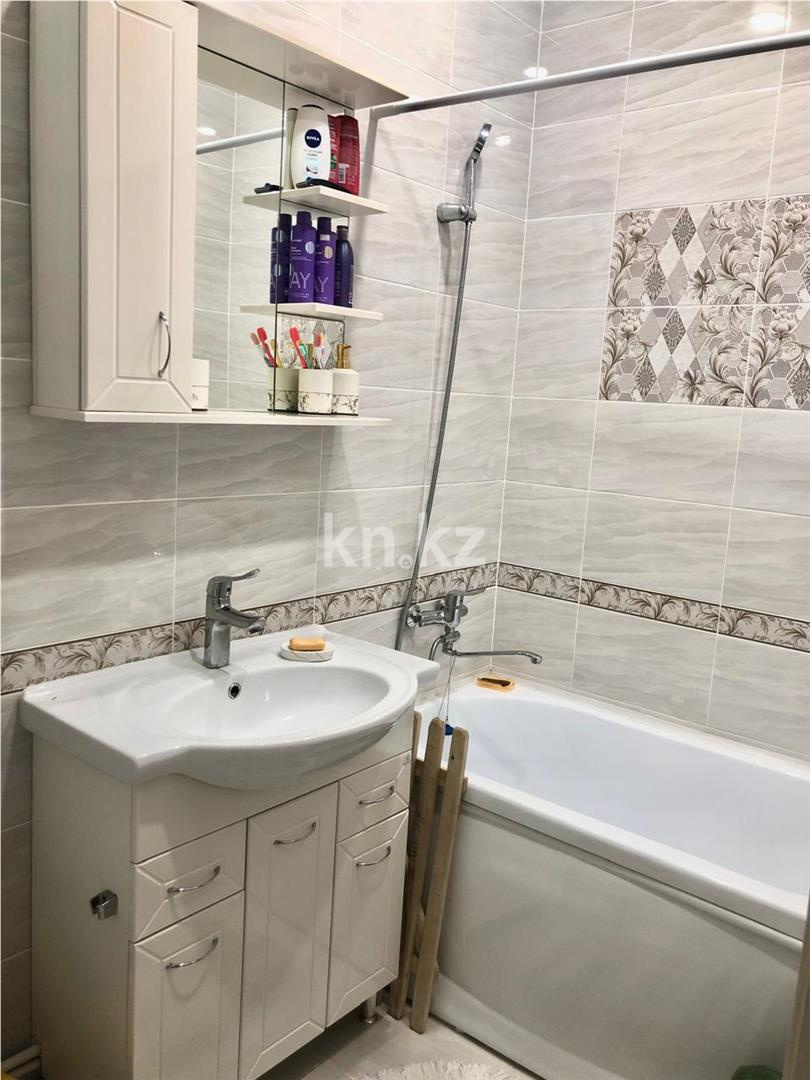 Продажа 3-комнатной квартиры, 74 м², мкр-н Голубые Пруды, дом  5/5 - Продажа  трехкомнатных квартир в Караганде фото 12 из 16