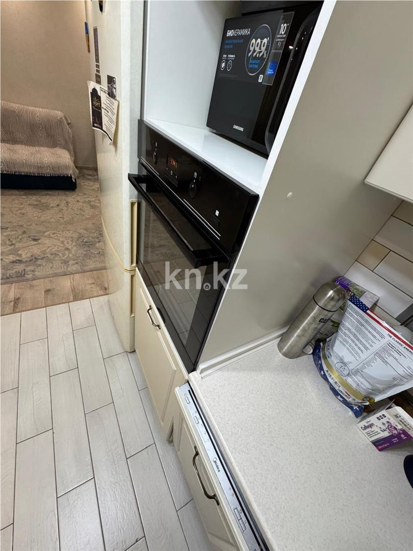 Продажа 3-комнатной квартиры, 61 м², ул. Аманжолова - Продажа  трехкомнатных квартир в Караганде с фото фото 2 из 17