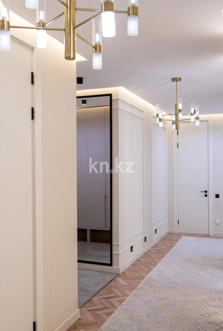 Продажа 4-комнатной квартиры, 140 м², пр. Мангилик Ел, дом  36 в Астане - фото 9