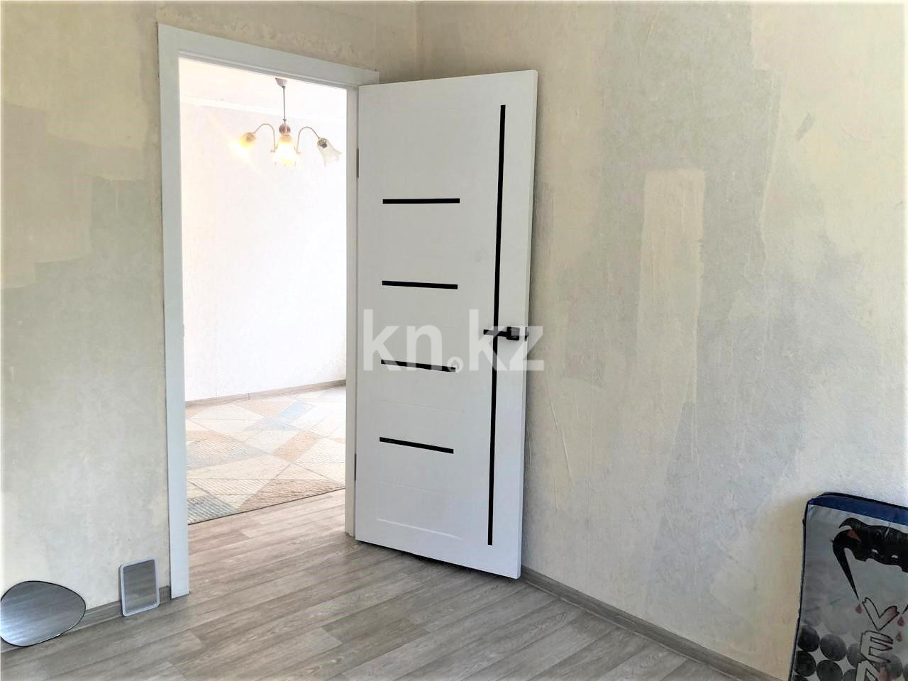 Продажа 4-комнатной квартиры, 64 м², ул. Язева, дом  15 - Продажа  четырехкомнатных квартир в Караганде фото 7 из 17