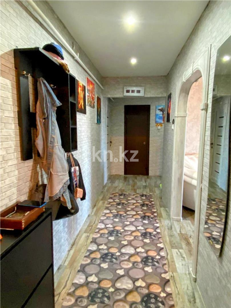 Продажа 3-комнатной квартиры, 65 м², мкр-н 15 в Караганде - фото 9