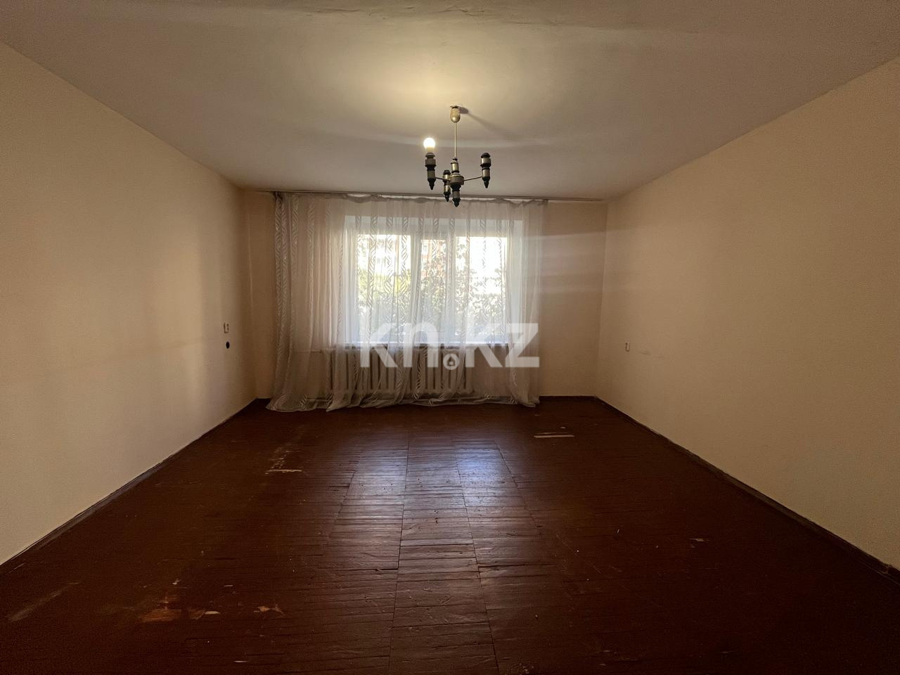 Продажа 4-комнатной квартиры, 77 м², ул. Язева, дом  10 - Продажа  четырехкомнатных квартир в Караганде фото 2 из 12