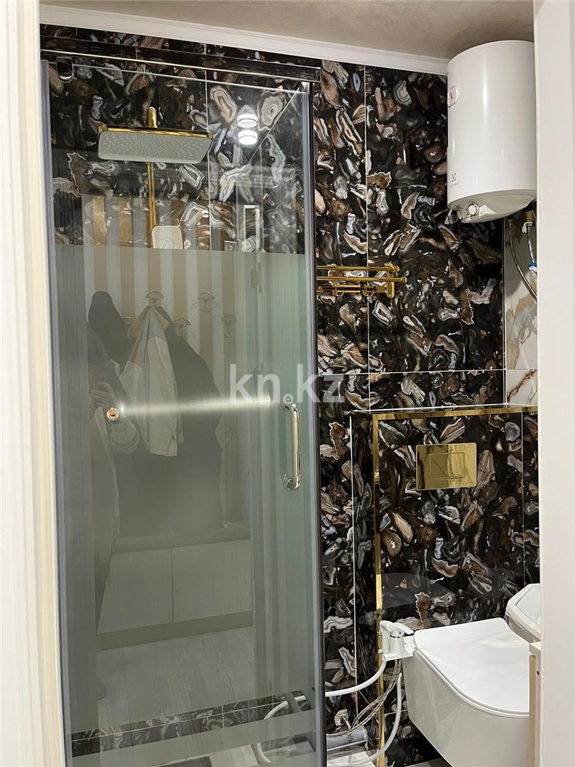 Продажа 4-комнатной квартиры, 106 м², ул. Дюсембекова - Продажа  четырехкомнатных квартир в Караганде фото 7 из 22