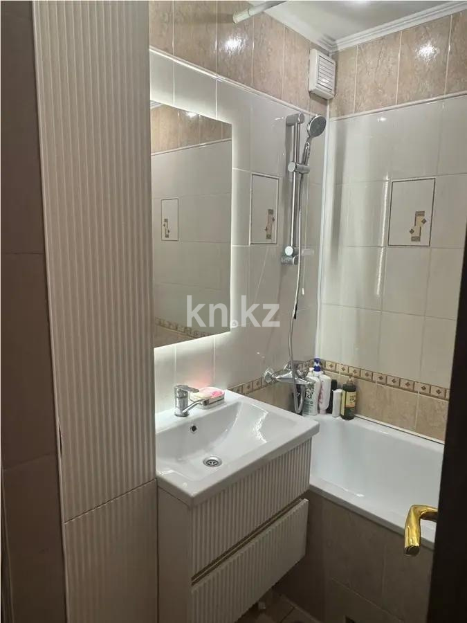 Продажа 3-комнатной квартиры, 62 м², ул. Муканова, дом  11 в Караганде - фото 5
