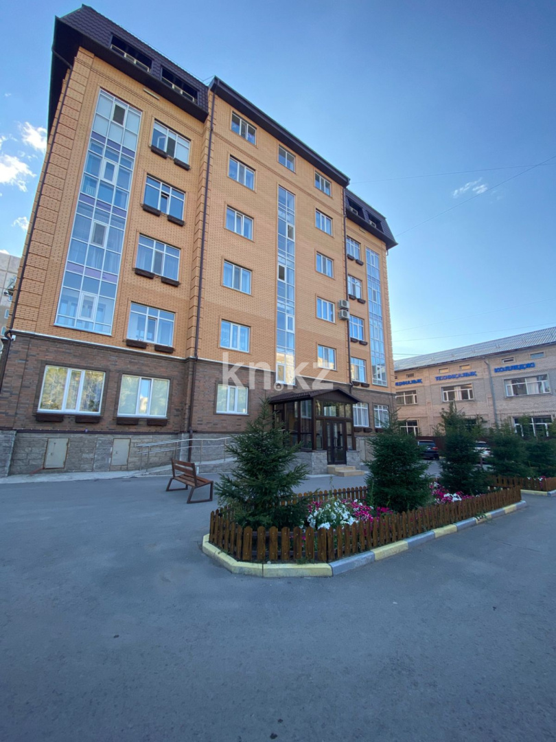 Продажа 4-комнатной квартиры, 147 м², ул. Таттимбета, дом  19/14 - Продажа квартир в Караганде фото 1 из 40