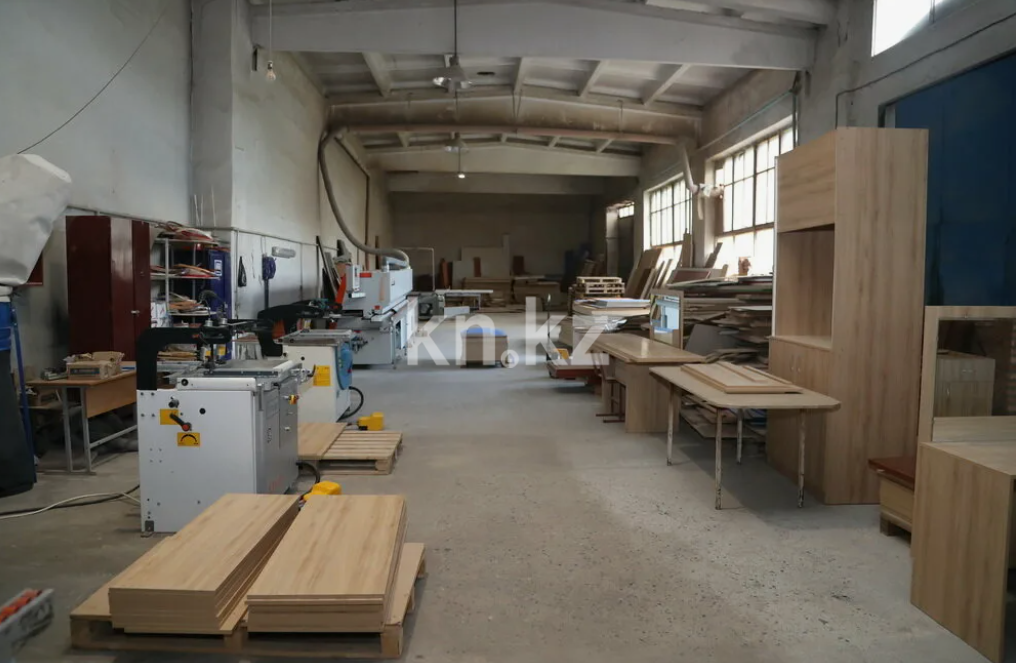 Продажа базы, 8500 м² - Продажа баз, складов и промышленной недвижимости в Казахстане фото 1 из 8