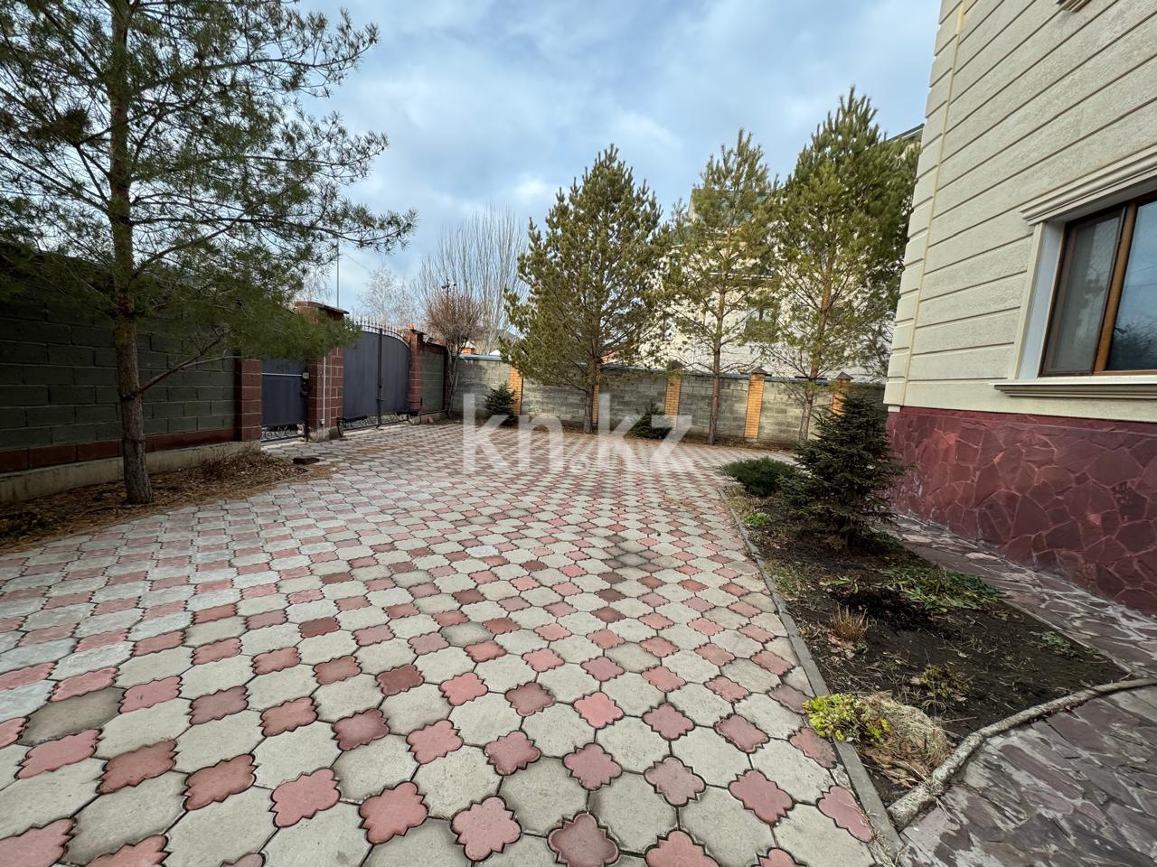 Аренда 8-комнатного дома, 400 м², ул. Кыз-Жибек - Аренда квартир помесячно в Казахстане фото 14 из 35