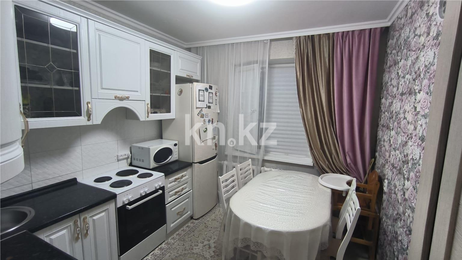 Продажа 3-комнатной квартиры, 64 м², мкр-н Гульдер-1 - Продажа квартир в Караганде фото 1 из 25
