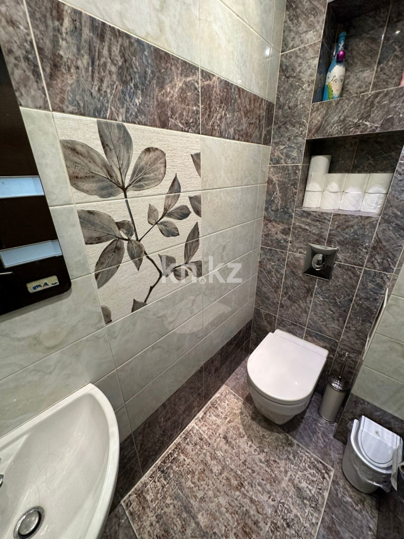 Продажа 4-комнатной квартиры, 97 м², ул. Желтоксан - Продажа квартир в Казахстане фото 10 из 13