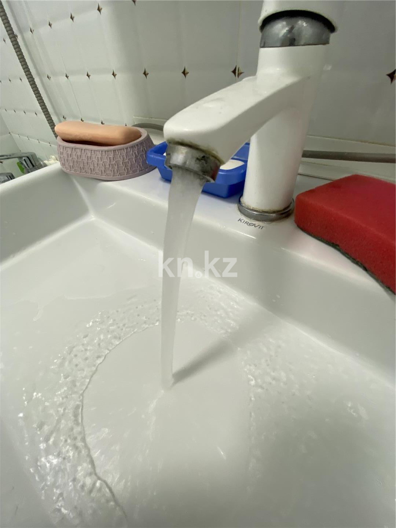 Продажа 4-комнатной квартиры, 62 м², мкр-н 21 - Продажа  четырехкомнатных квартир в Караганде фото 15 из 17