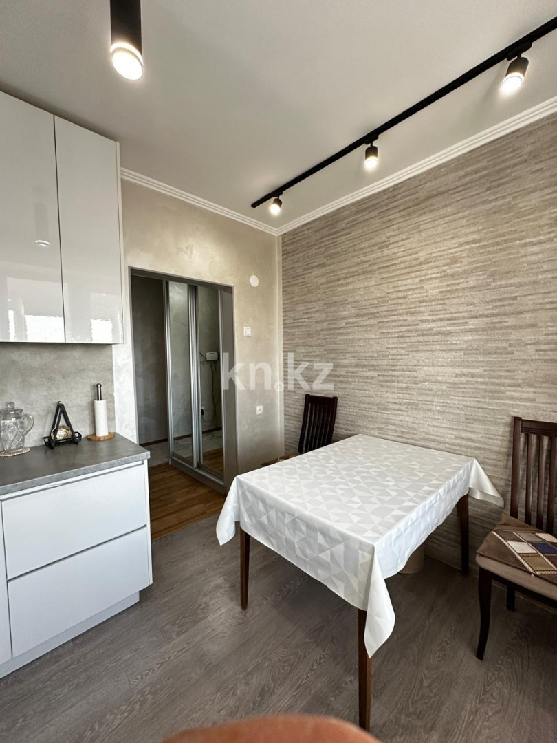 Продажа 2-комнатной квартиры, 54 м², мкр-н Мамыр-7 в Алматы - фото 3