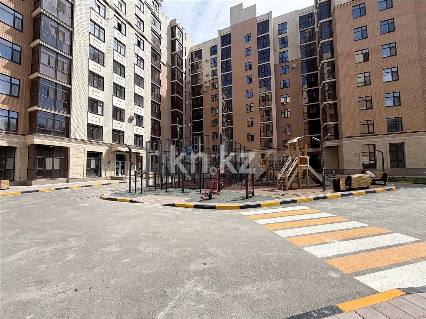 Продажа 4-комнатной квартиры, 138 м² - Продажа недвижимости в Караганде - страница 2 фото 2 из 15