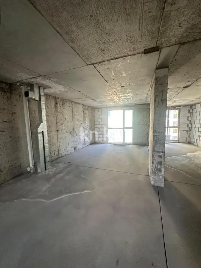 Продажа 4-комнатной квартиры, 107 м², ул. Толе би, дом  285/8 в Алматы - фото 2