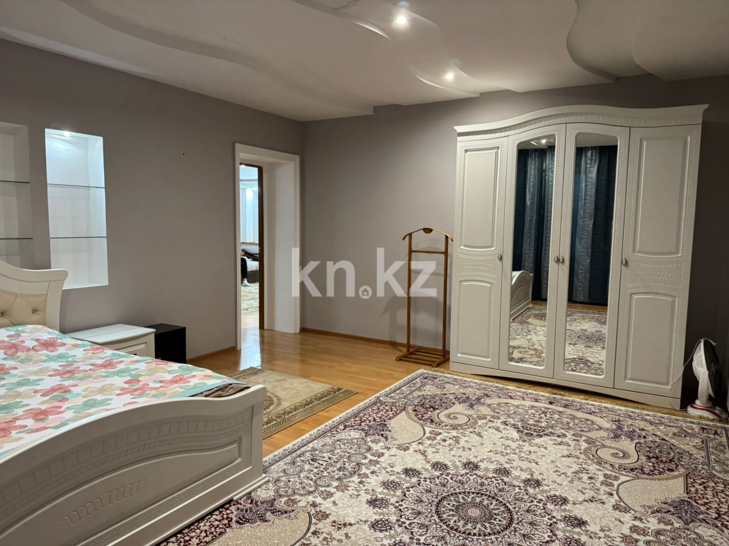 Продажа 4-комнатного дома, 321 м², ул. Кунгей - Продажа домов, коттеджей в Караганде фото 12 из 26