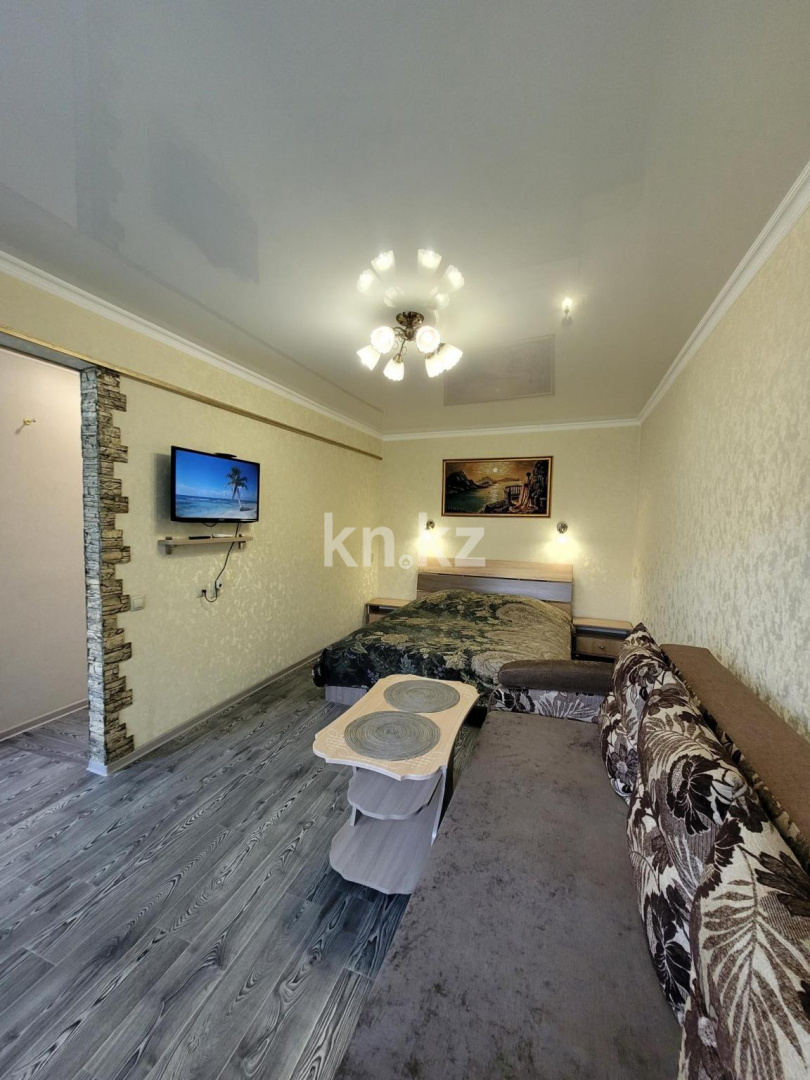 Аренда 1-комнатной квартиры посуточно, 32 м², ул. Маяковского, дом  6 - Аренда квартир посуточно в Усть-Каменогорске фото 3 из 10