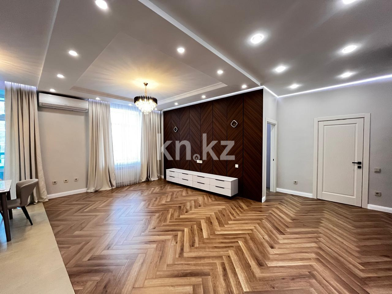 Продажа 3-комнатной квартиры, 83 м², ул. Букетова, дом  3/6 - Продажа  трехкомнатных квартир в Караганде фото 1 из 15