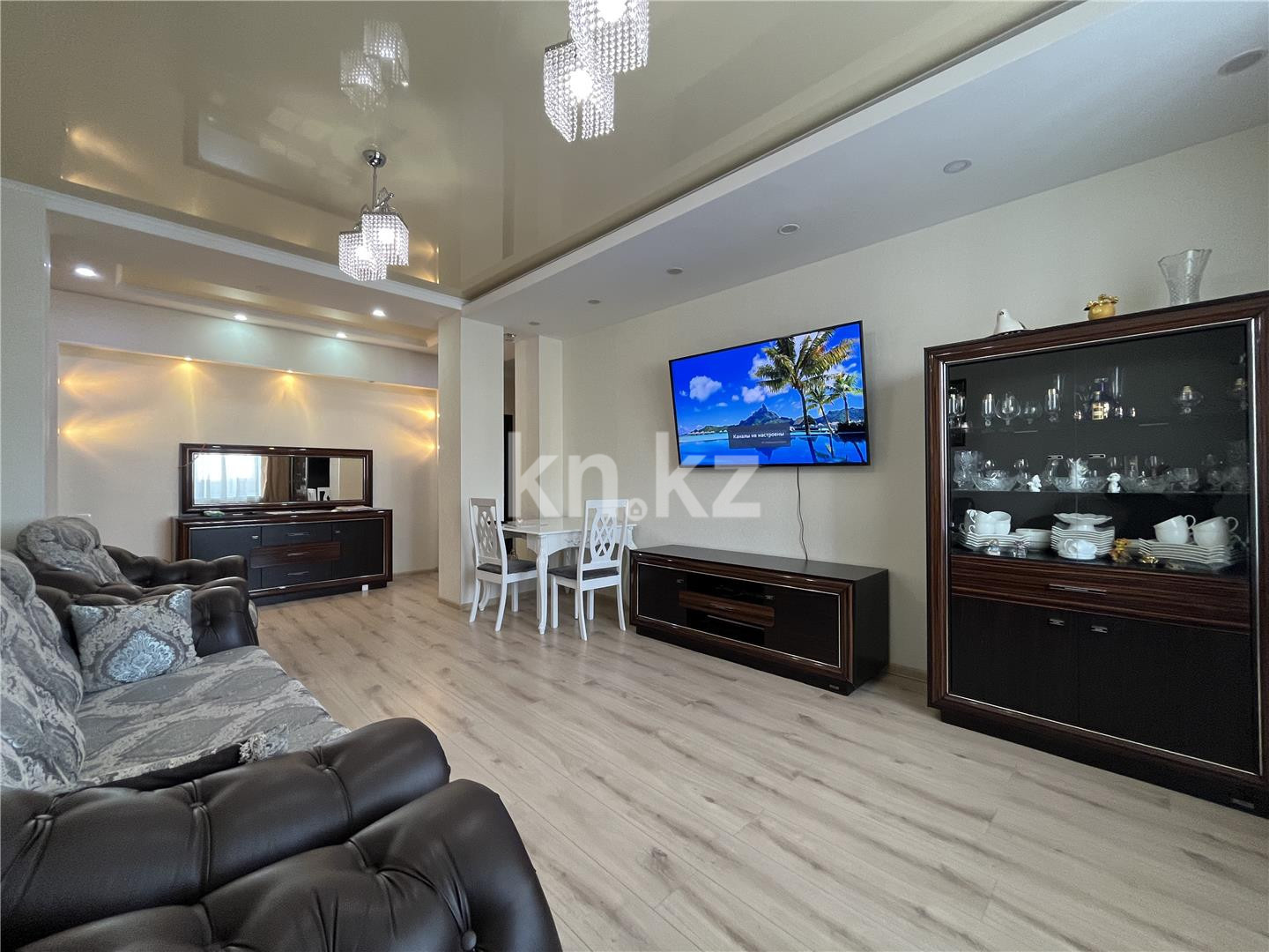 Продажа 3-комнатной квартиры, 95 м², пр. Республики в Караганде - фото 3