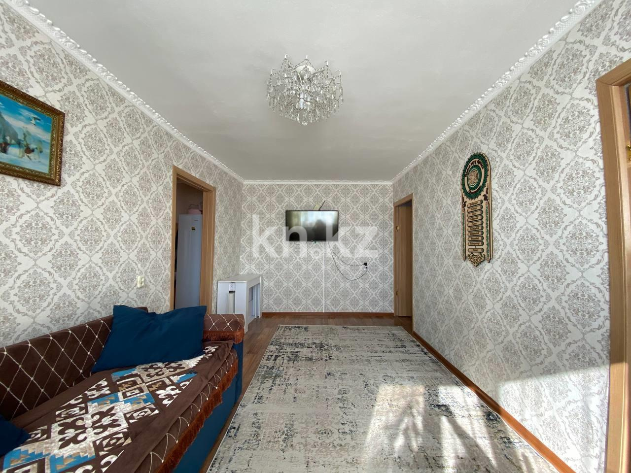 Продажа 4-комнатной квартиры, 60 м², мкр-н 21 - Продажа  четырехкомнатных квартир в Караганде фото 2 из 14