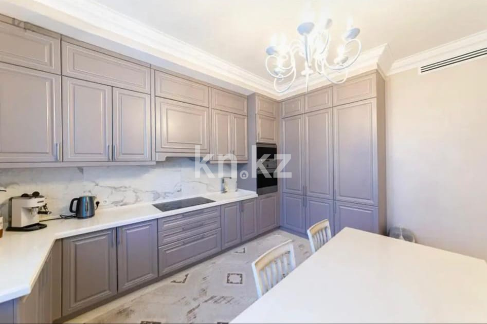 Продажа 4-комнатной квартиры, 138 м², ул. Желтоксан, дом  3 - Продажа  четырехкомнатных квартир в Астане фото 1 из 21