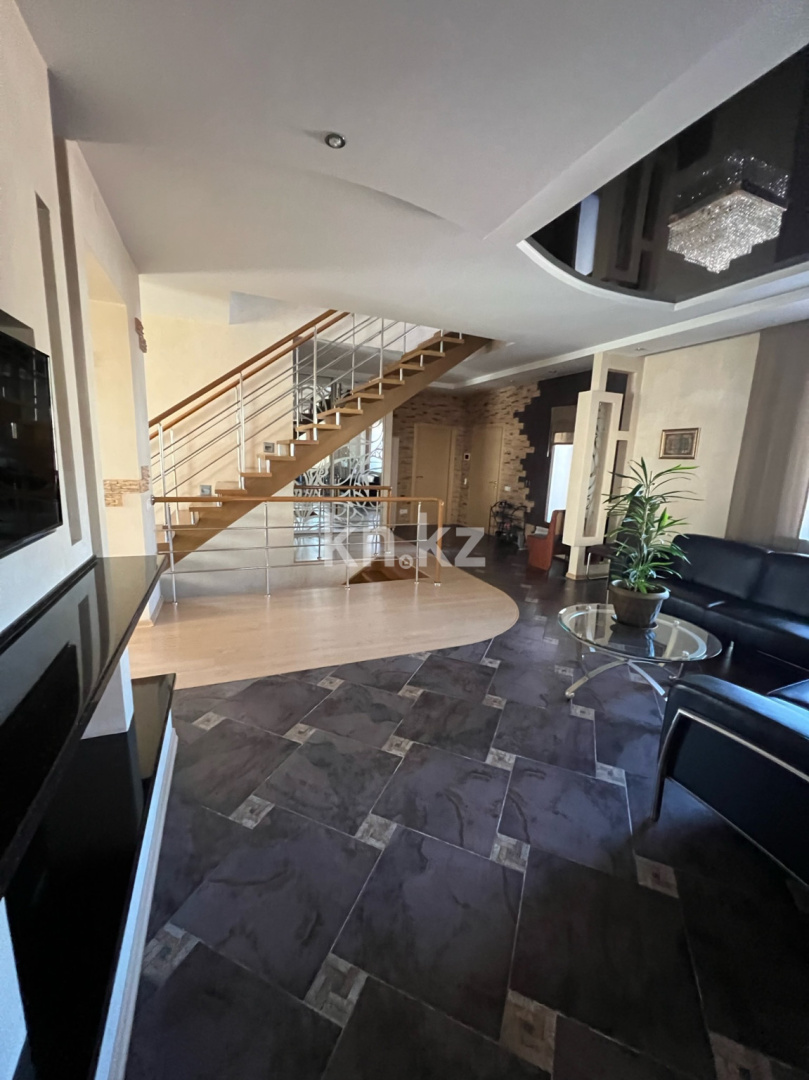 Продажа 7-комнатного дома, 474 м², ул. Комиссарова - Продажа домов и коттеджей в Караганде без посредников фото 9 из 40