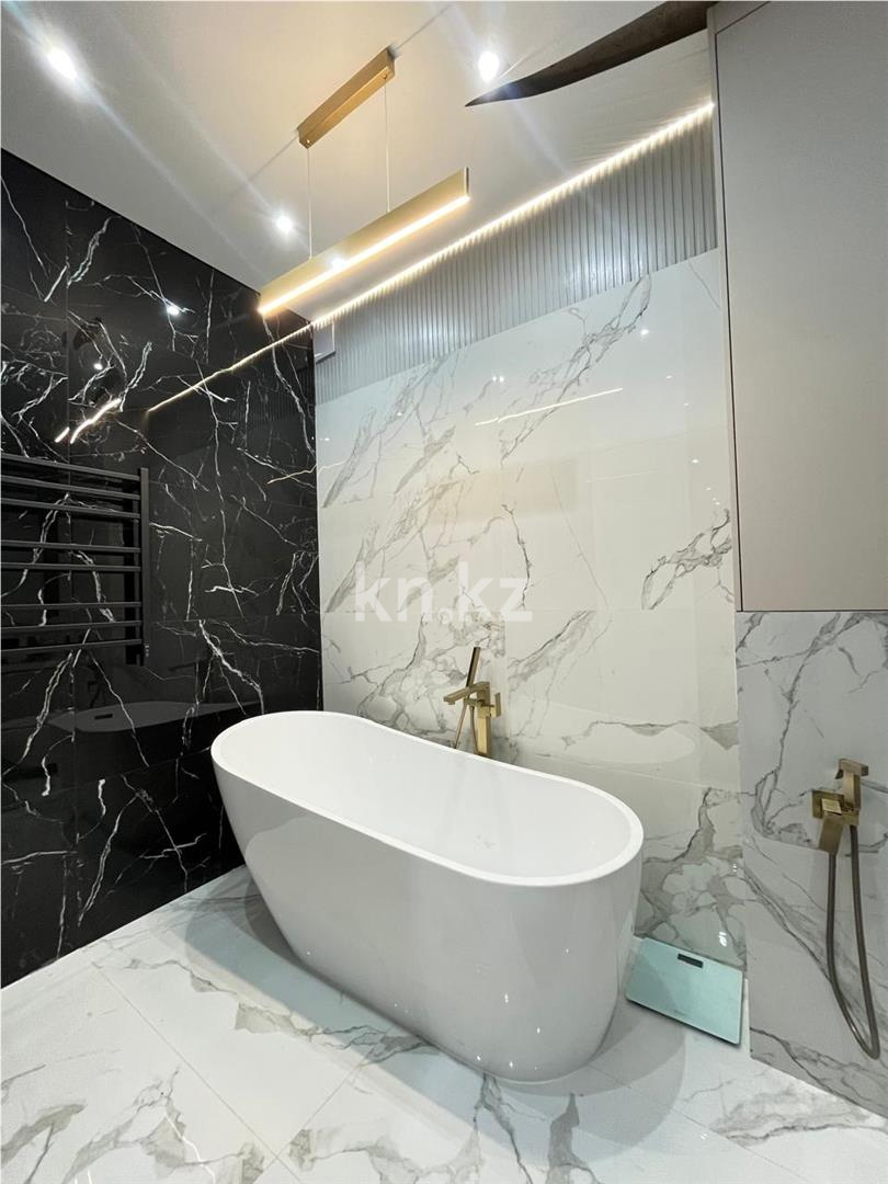 Продажа 3-комнатной квартиры, 100 м², ул. Ашимова, дом  15 - Продажа  трехкомнатных квартир в Караганде фото 13 из 17