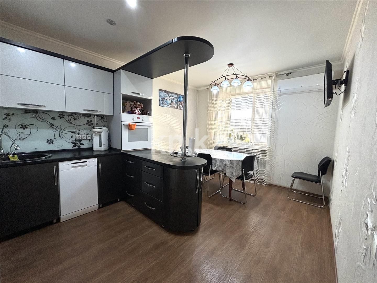 Продажа 3-комнатной квартиры, 84 м² - Продажа трехкомнатных квартир в кирпичном доме в Караганде - страница 7 фото 10 из 22