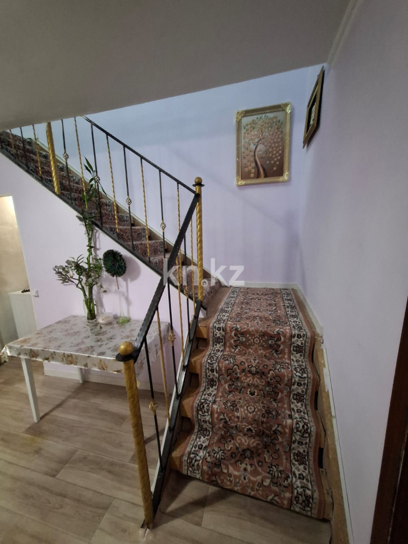 Продажа 7-комнатного дома, 170.8 м², ул. Карибжанова, дом  115 - Продажа домов и коттеджей в Караганде без посредников фото 1 из 9