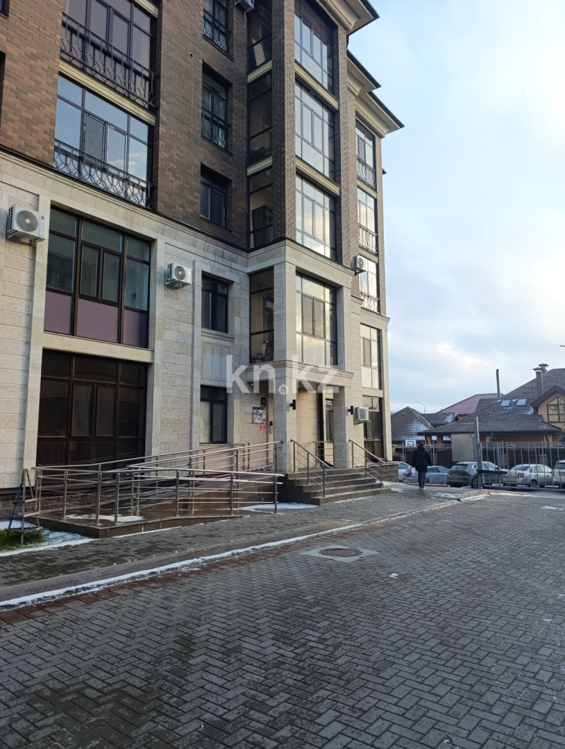 Продажа 4-комнатной квартиры, 149 м², ул. Жанибекова, дом  53 в Караганде - фото 2