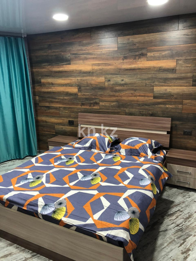 Аренда 3-комнатной квартиры посуточно, 78 м², ул. Набережная Славского, дом  48 - Аренда квартир посуточно в Усть-Каменогорске фото 5 из 24