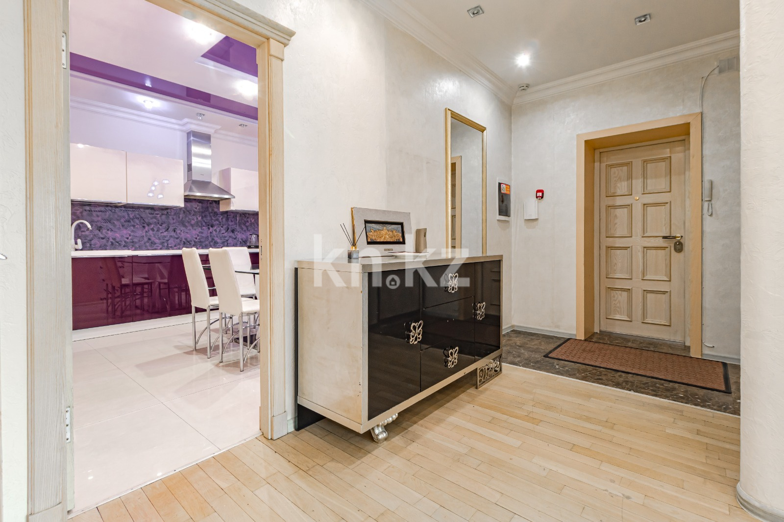 Аренда 4-комнатной квартиры посуточно, 156 м², ул. Достык, дом  5 - Аренда квартир посуточно в Астане без посредников фото 21 из 24