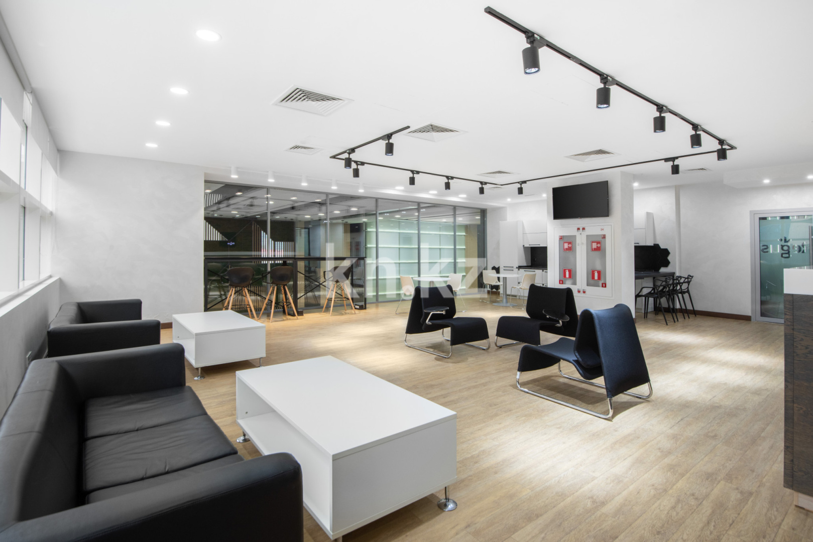 Аренда , ул. Кунаева, дом  10 - Аренда офисных и торговых помещений в Астане фото 5 из 8