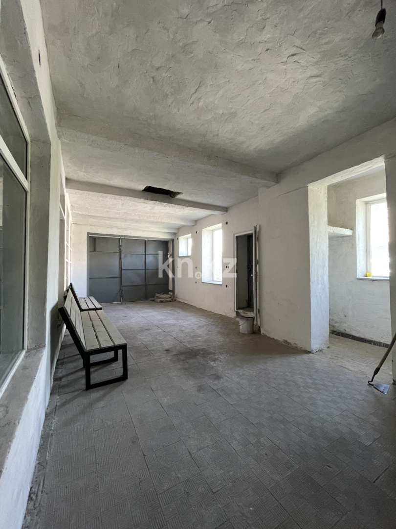 Продажа 10-комнатного дома, 320 м², ул. Чернова, дом  58 - Продажа домов, коттеджей в Усть-Каменогорске фото 8 из 17