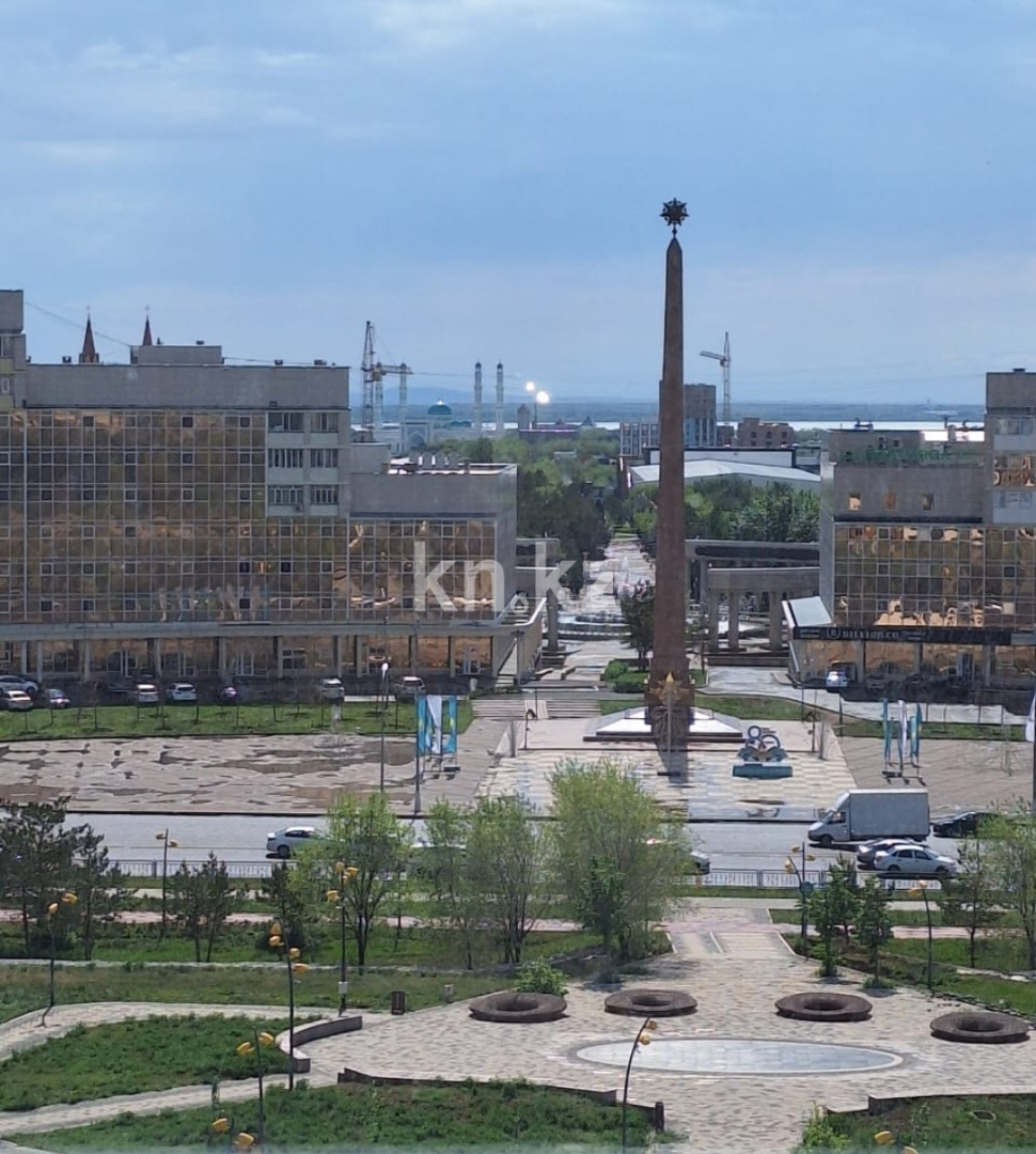 Продажа 3-комнатной квартиры, 90 м², пр. Республики, дом  23/2 - Продажа квартир в Караганде без посредников с фото фото 1 из 16